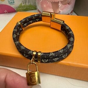 Meet your Posher, Brenda